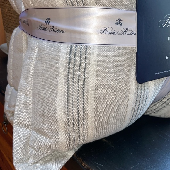 🎉HP🎉BROOKS BROTHERS Set of 2 Indoor/Outdoor Decorative Fade Resistant Pillows! - Picture 7 of 16
